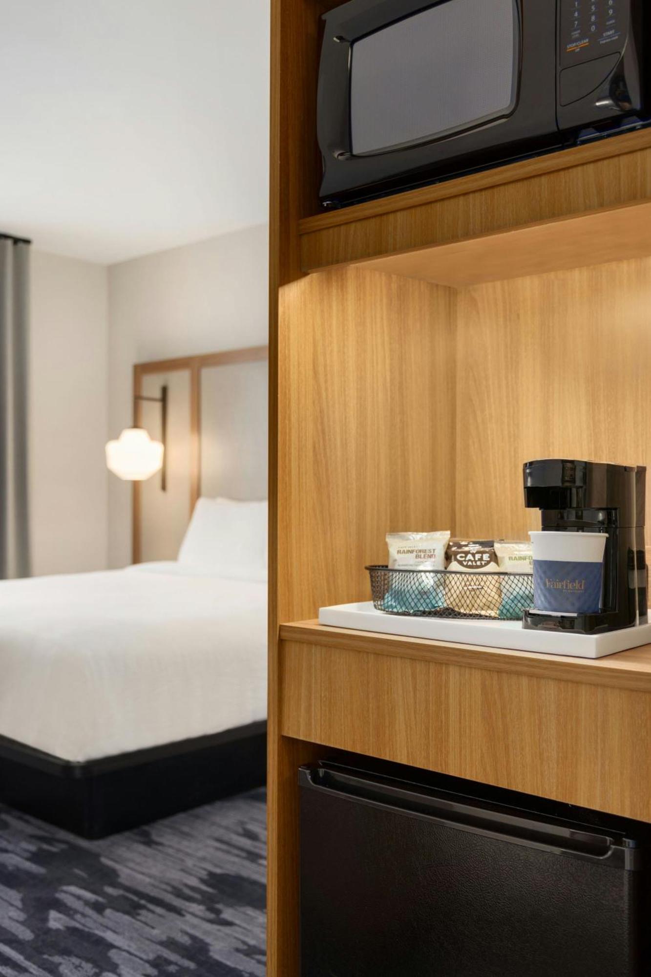 Fairfield By Marriott Inn & Suites Рокауей Екстериор снимка
